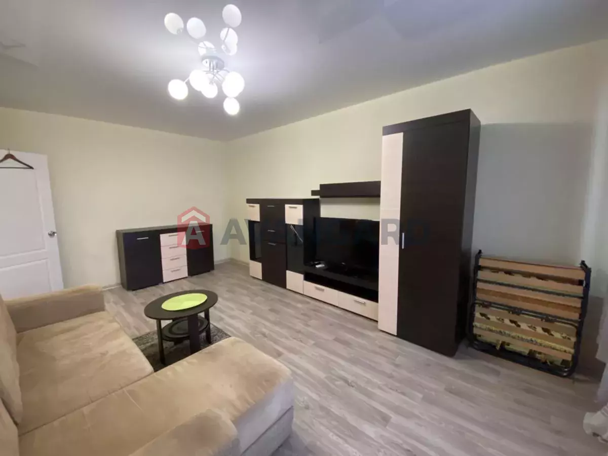 1 ��. ��������, 38/-/8 ��. �., 9/9 ������ ���� 10