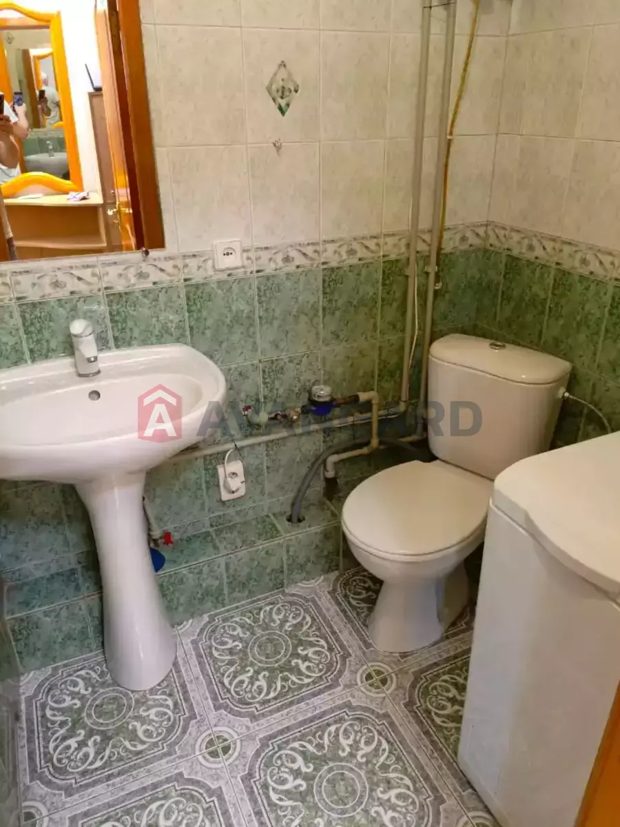 2 ����. ��������, 40/-/7 ��. �., 3/9 ���� ���� 10