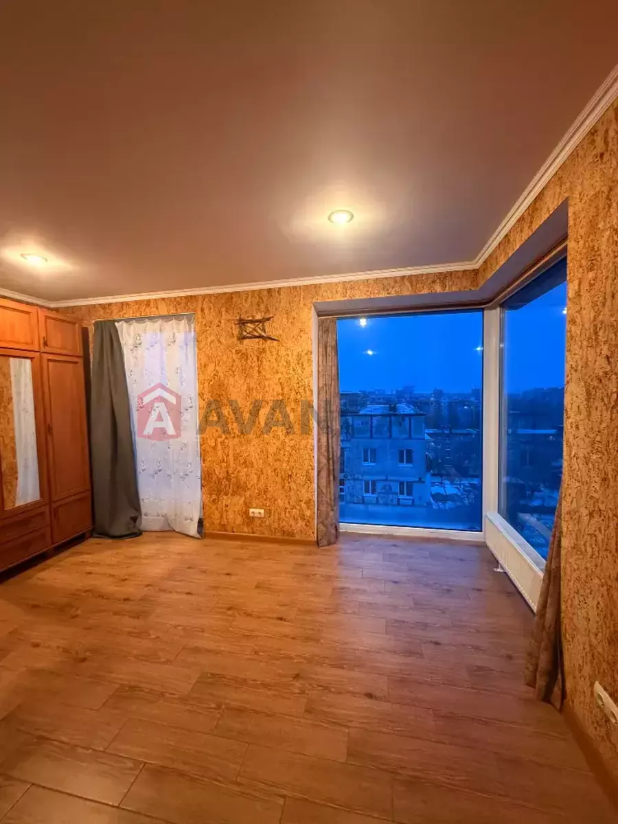 1 ����. ��������, 63/-/- ��. �., 10/10 ���� ���� 3