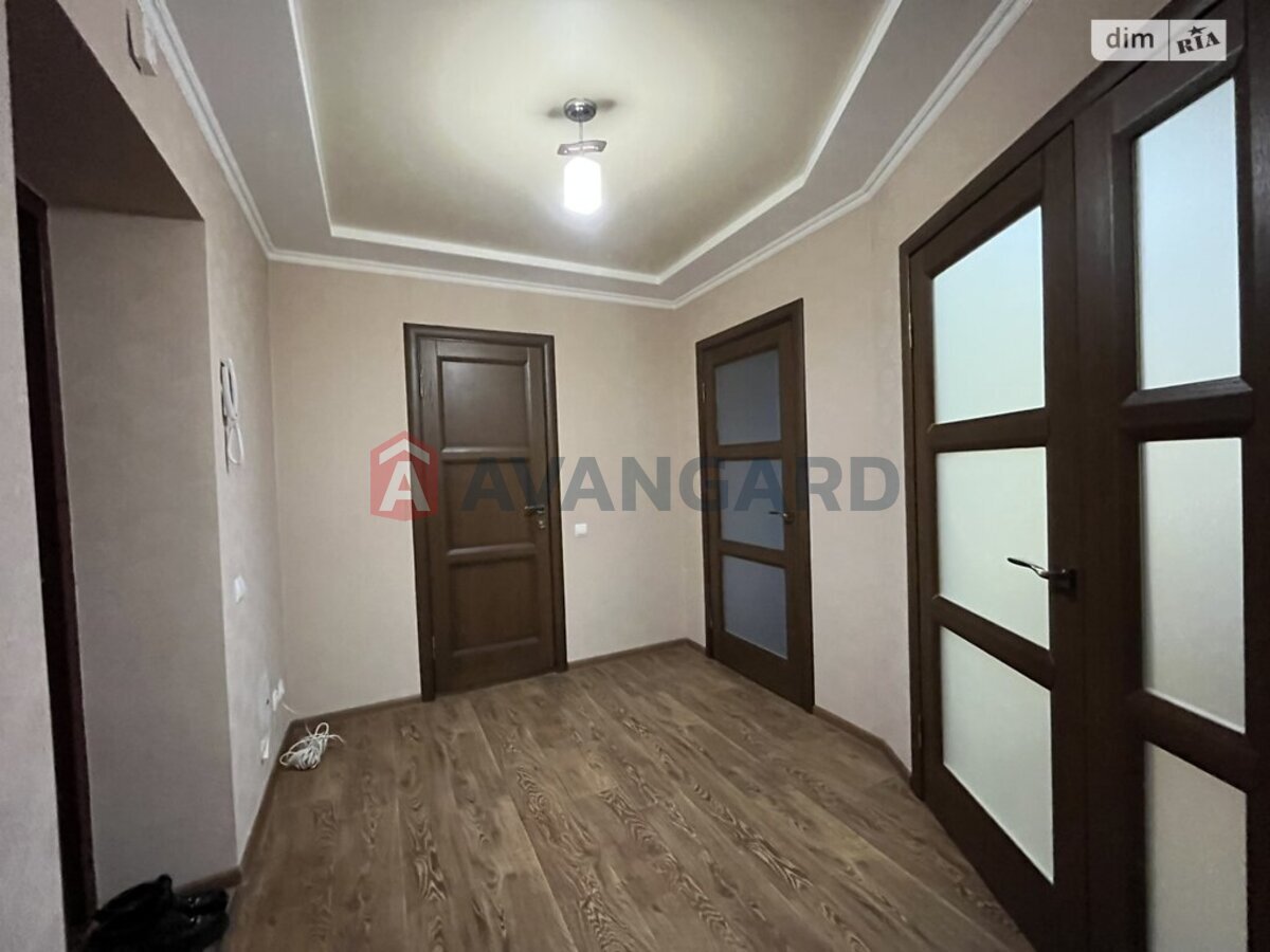 1 ��. ��������, 40/-/10 ��. �., 2/4 ������ ���� 19