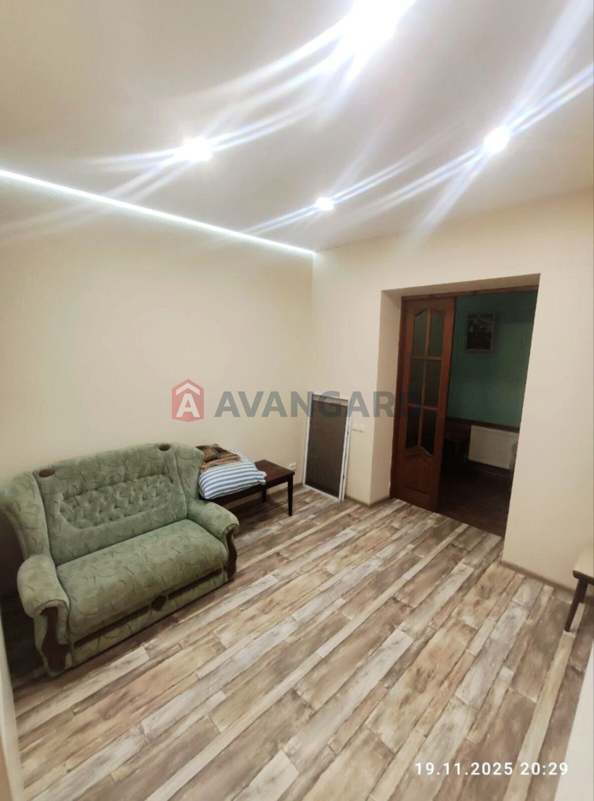 2 . , 52/-/7 . ., 3/3   6