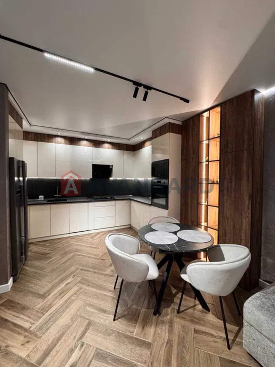 1 ��. ��������, 63/-/35 ��. �., 4/12 ������ ���� 3