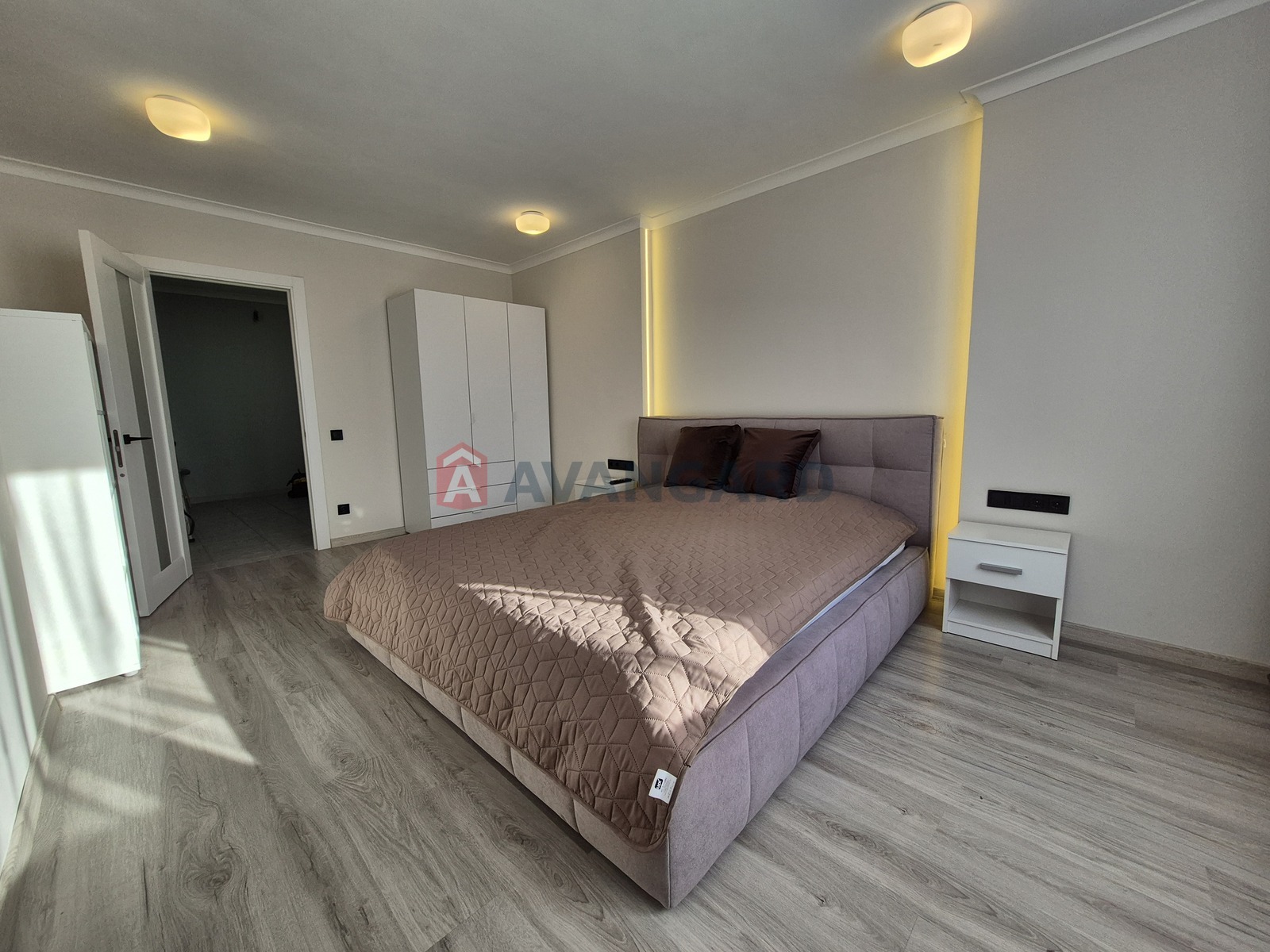 2 ��. ��������, 73/40/10 ��. �., 3/25 ������ ���� 6