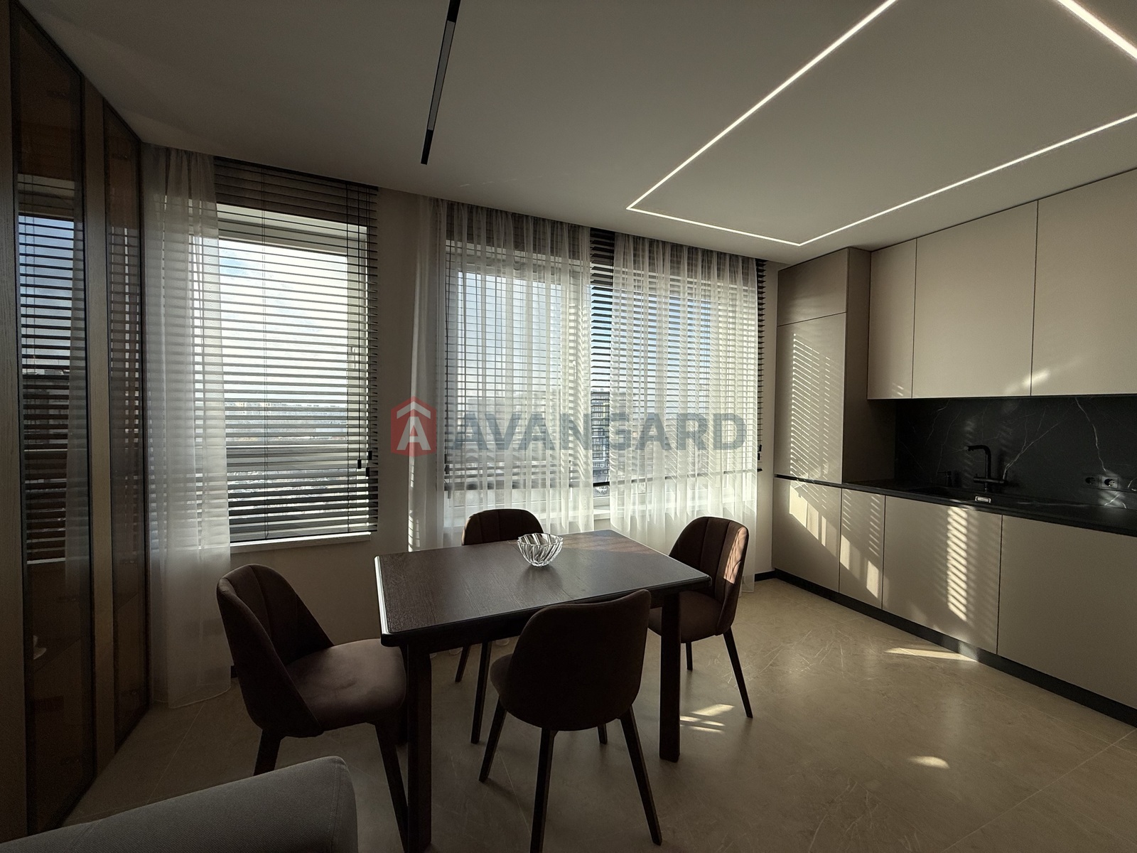 2 ��. ��������, 64,8/26,6/18 ��. �., 8/16 ������ ���� 20