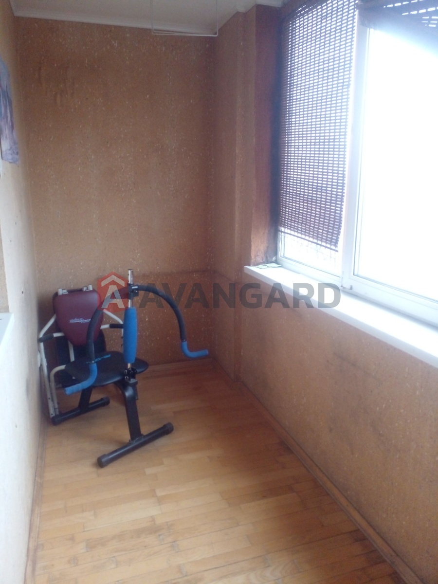 2 ����. ��������, 70/-/12 ��. �., 10/12 ���� ���� 10