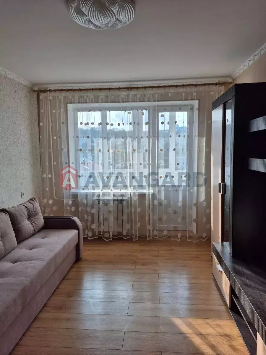 3 ����. ��������, 63/-/8 ��. �., 5/10 ���� ���� 2