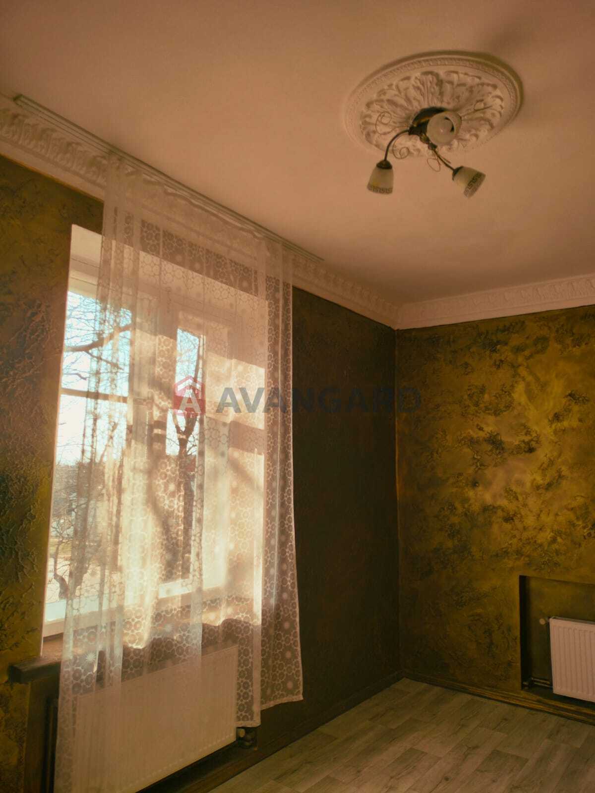 3 ����. ��������, 59.3/39.7/8.5 ��. �., 2/2 ���� ���� 7