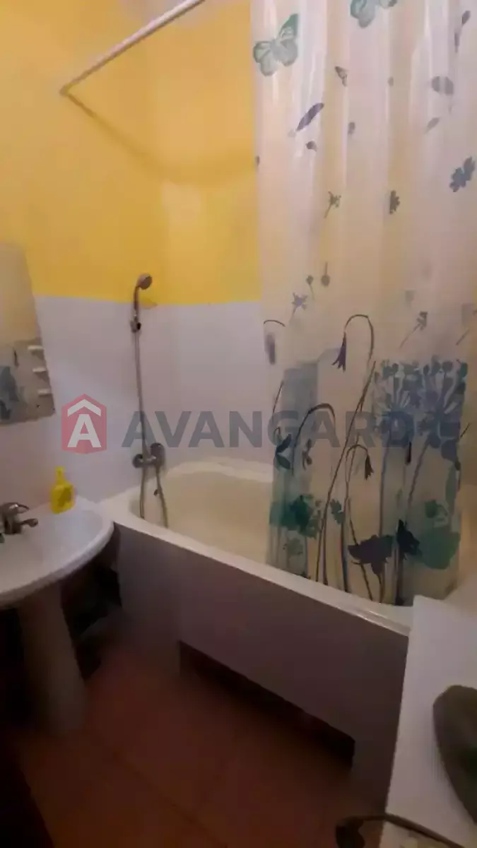 1 ��. ��������, 37/-/- ��. �., 2/4 ������ ���� 4