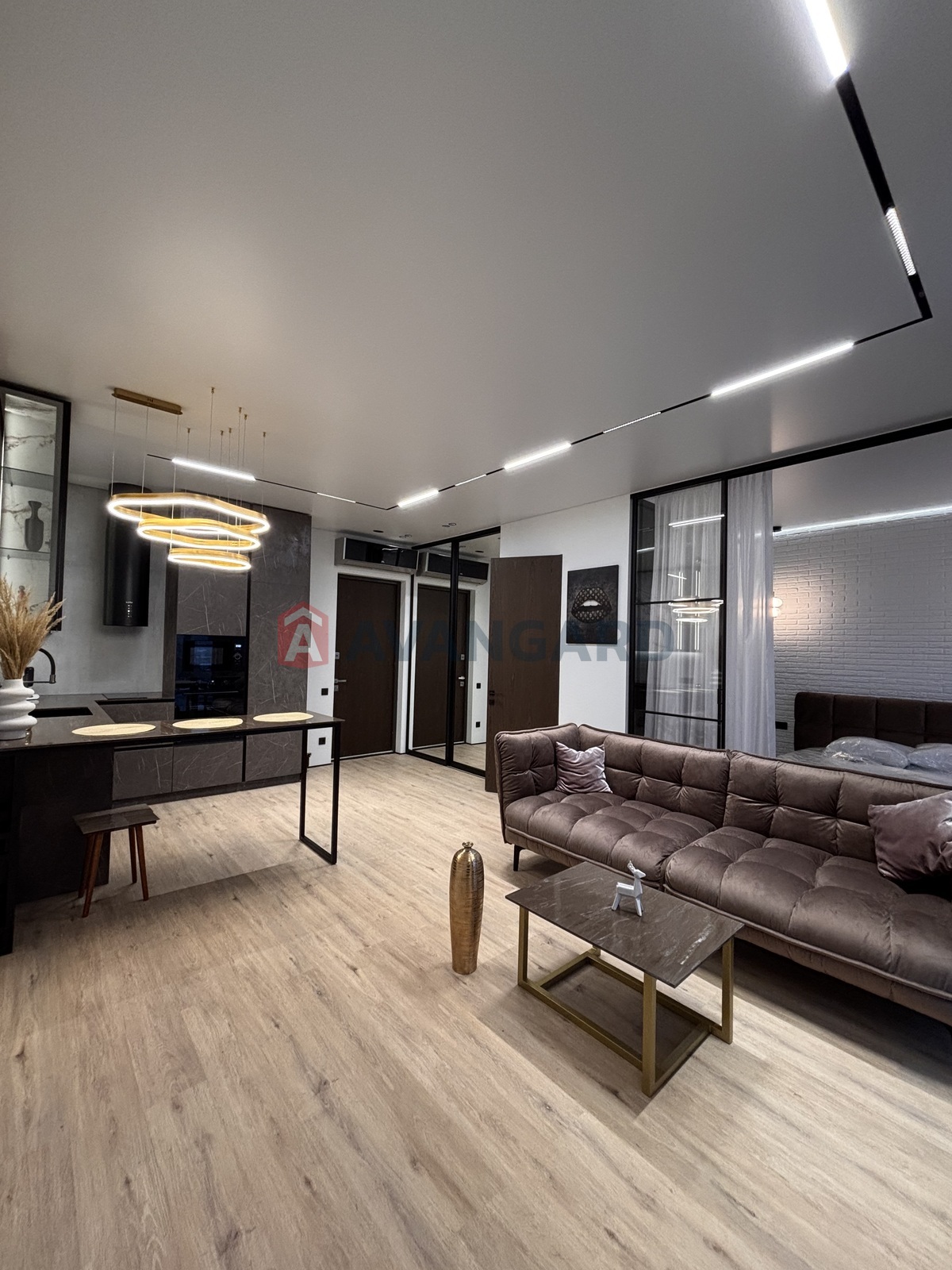 1 ��. ��������, 52/37/5 ��. �., 8/10 ������ ���� 8