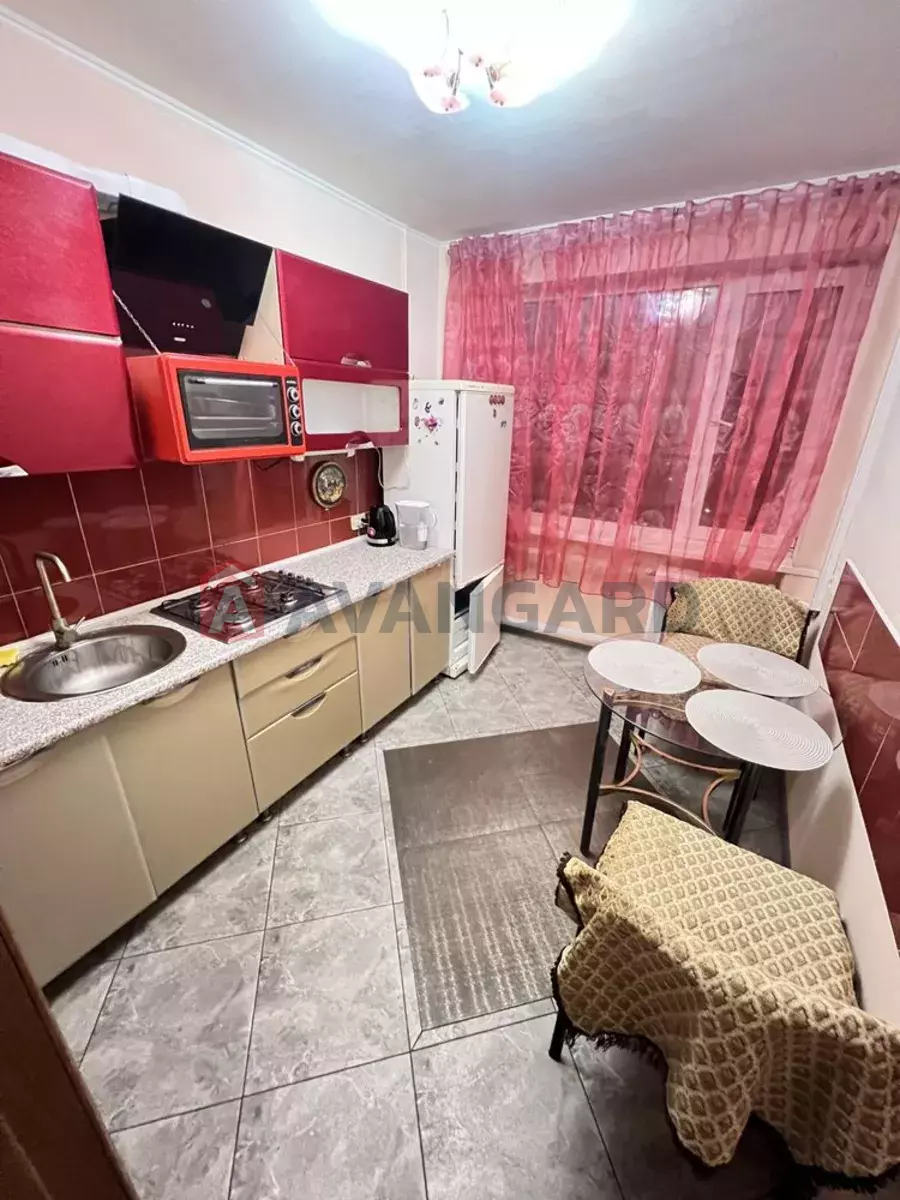 3 ����. ��������, 85/-/7 ��. �., 10/12 ���� ���� 7