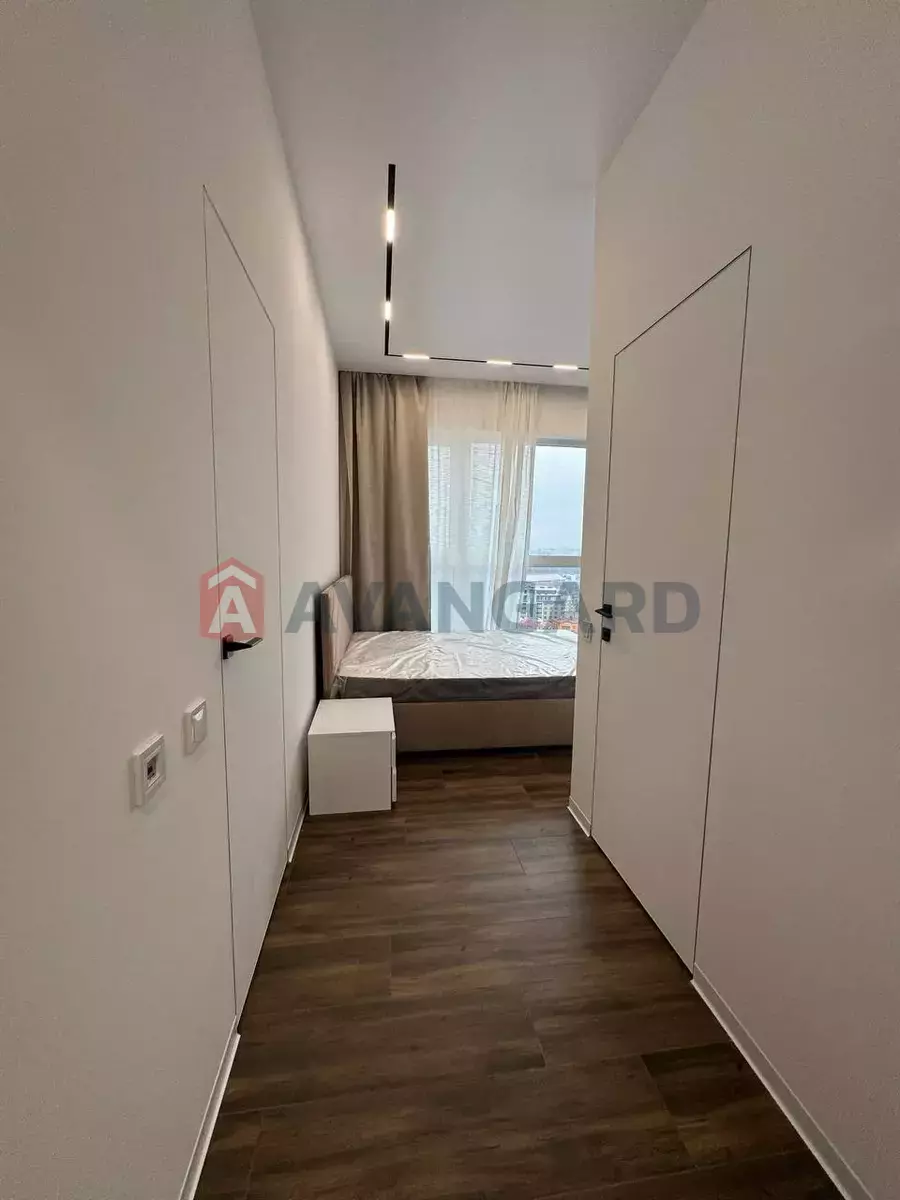 3 . , 100/-/- . ., 14/14   12