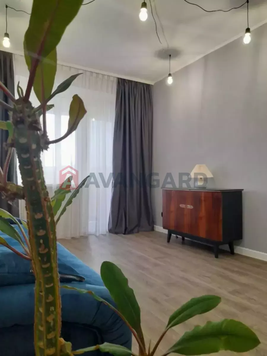 2 ��. ��������, 46/-/- ��. �., 9/10 ������ ���� 3