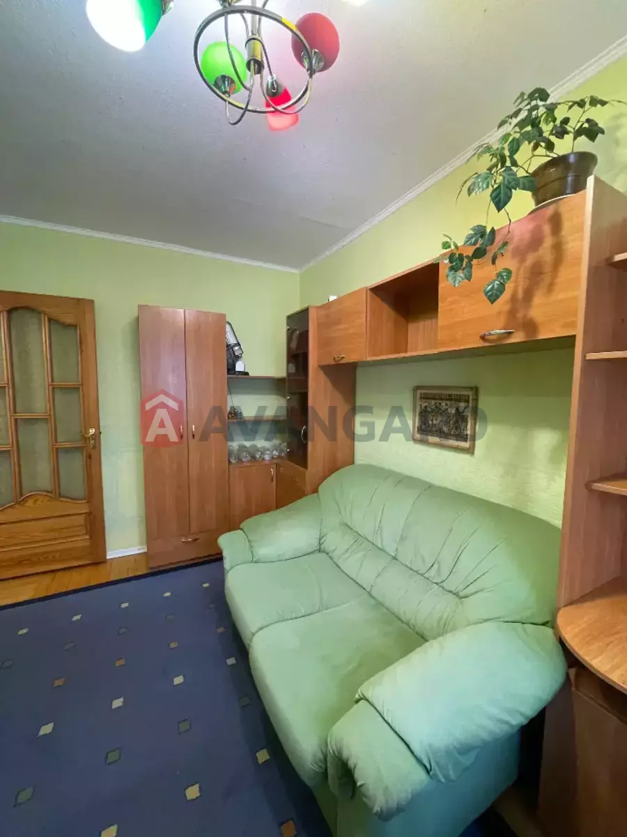 3 ��. ��������, 79/-/10 ��. �., 5/9 ������ ���� 18