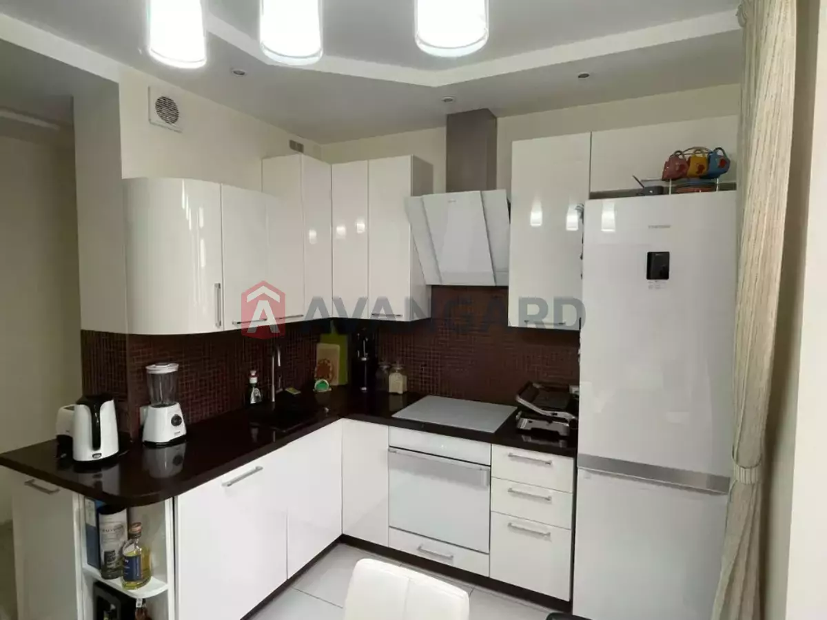 3 ��. ��������, 110/-/- ��. �., 4/14 ������ ���� 1