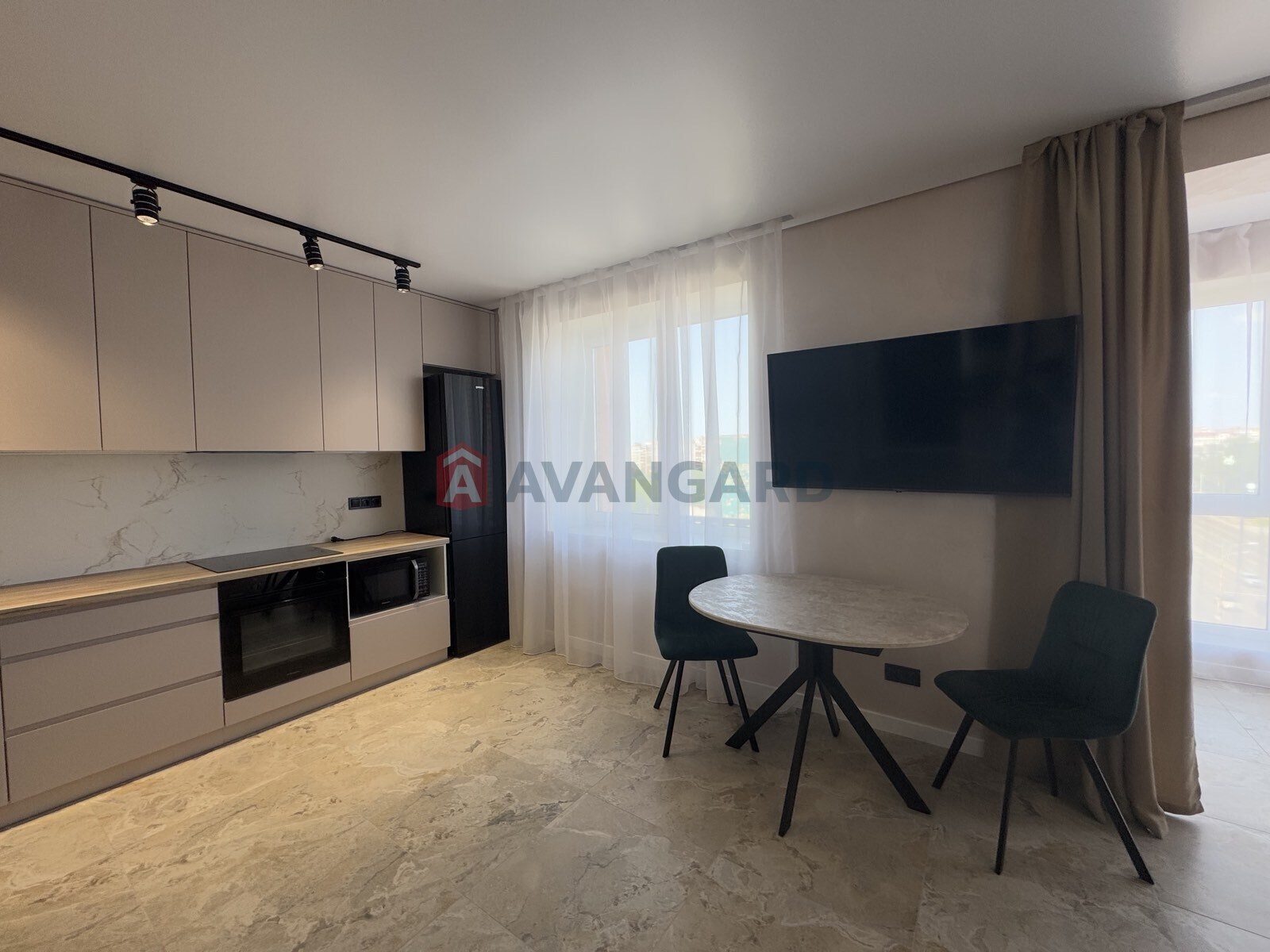 1 . , 40/17/8 . ., 8/10   2