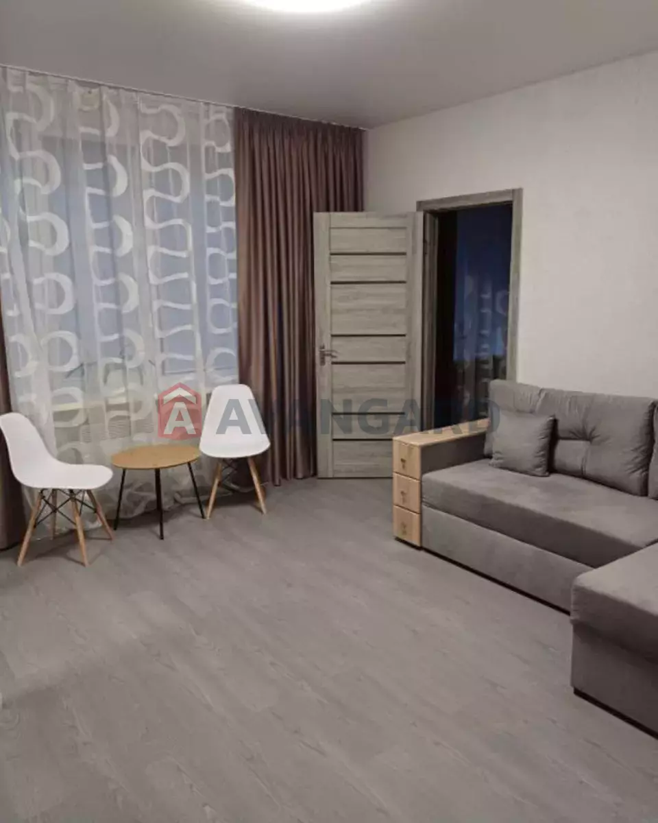 2 ��. ��������, 50/-/8 ��. �., 1/2 ������ ���� 8