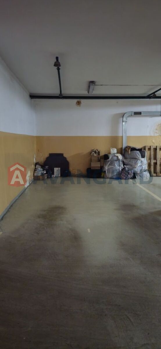 4 ��. ��������, 157/-/15 ��. �., 8/9 ������ ���� 18