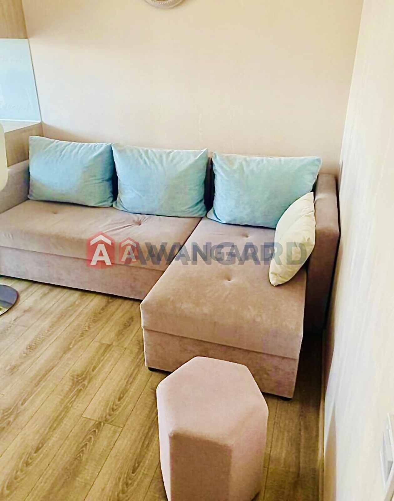 2 ����. ��������, 44/28/- ��. �., 5/8 ���� ���� 3