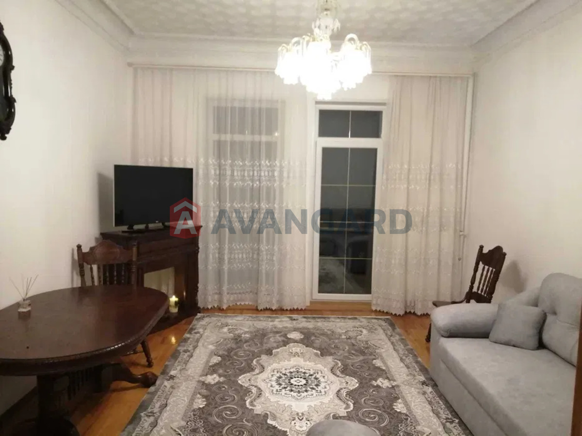 4 ��. ��������, 90/-/10 ��. �., 3/3 ������ ���� 1