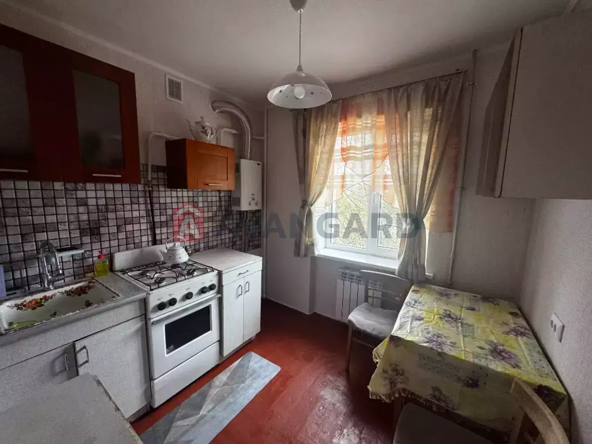 1 ����. ��������, 31/-/- ��. �., 4/5 ���� ���� 3