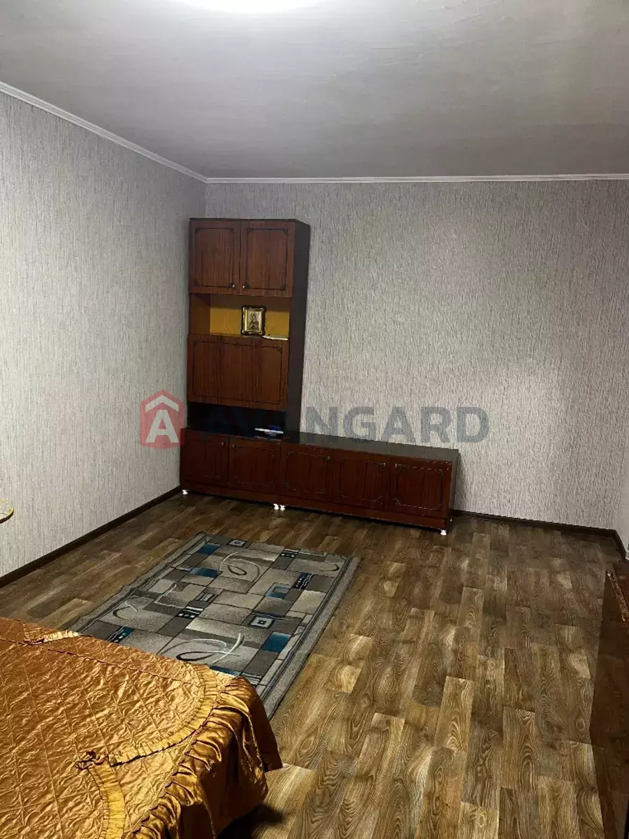 1 ����. ��������, 37/18/7 ��. �., 1/9 ���� ���� 2