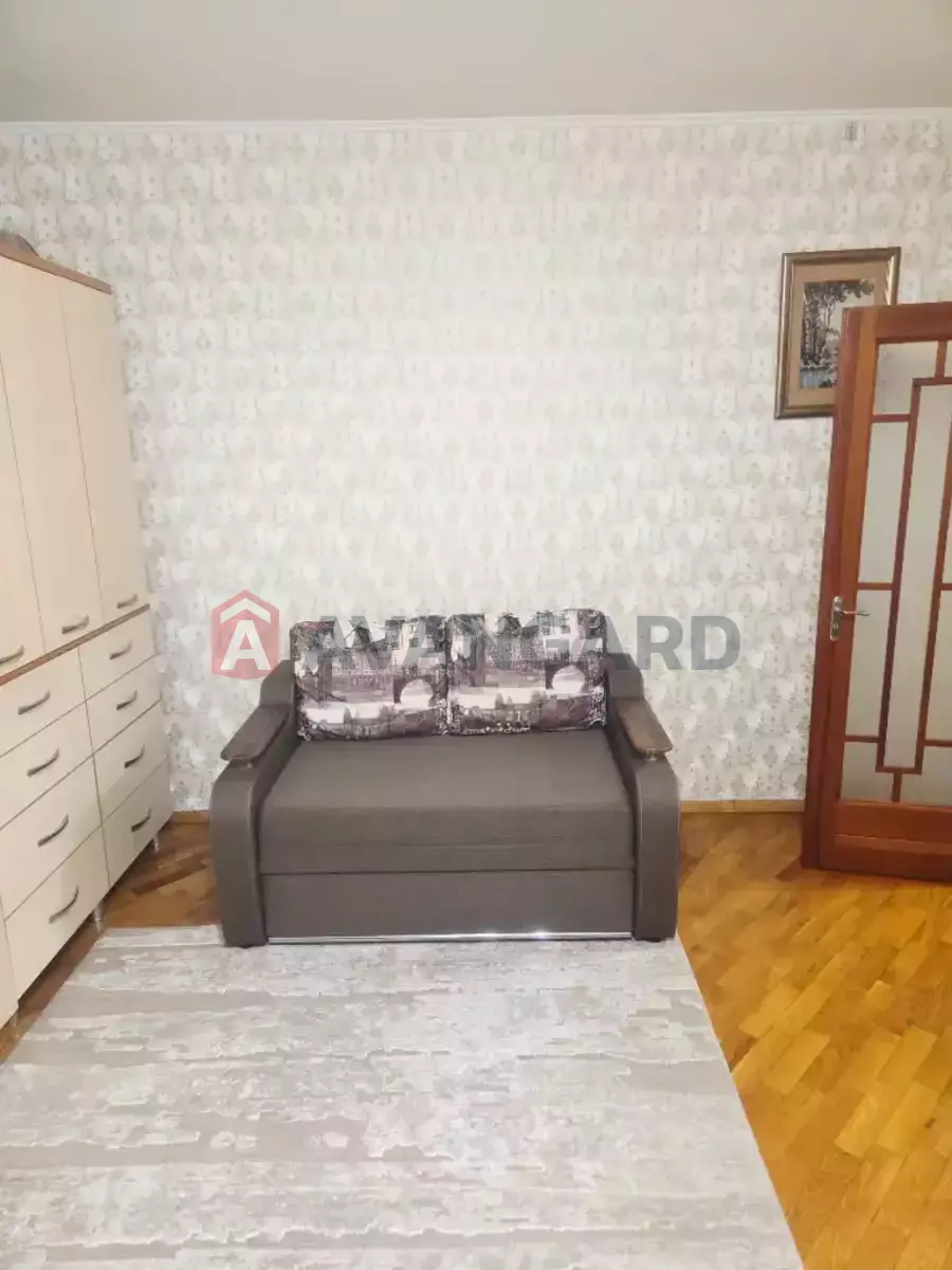 1 ��. ��������, 52/20/11 ��. �., 7/10 ������ ���� 9