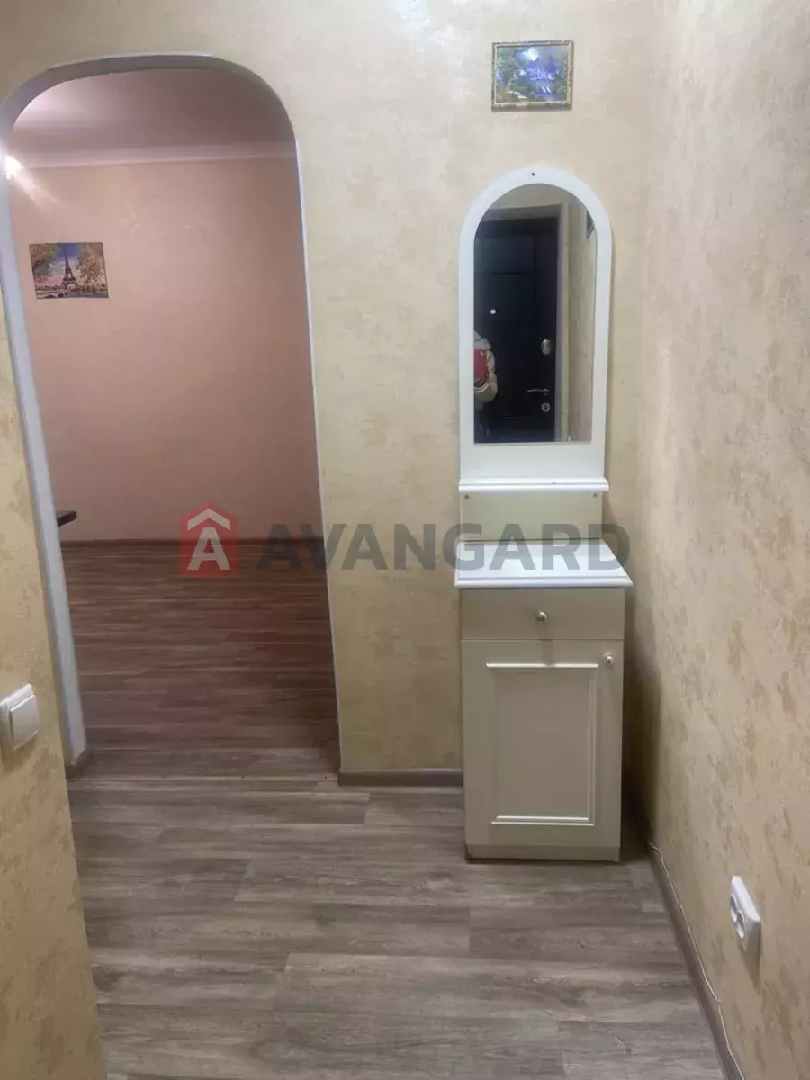 1 ��. ��������, 35/-/6 ��. �., 3/5 ������ ���� 4