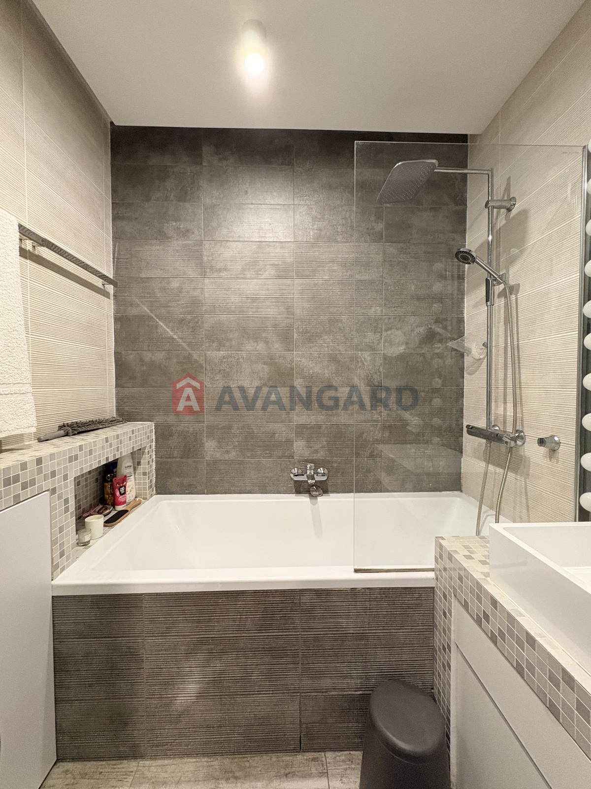 2 ��. ��������, 67/30/18 ��. �., 4/4 ������ ���� 11