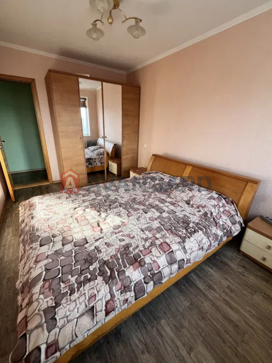 4 ��. ��������, 80,6/49,7/7,8 ��. �., 9/9 ������ ���� 4