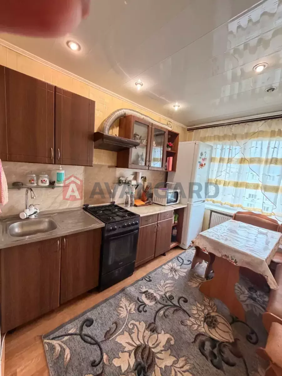 3 ��. ��������, 70/43/8 ��. �., 9/9 ������ ���� 3