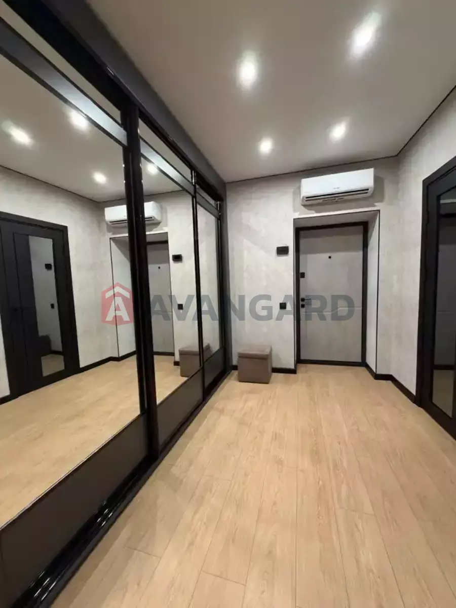 1 ��. ��������, 44/-/14 ��. �., 6/10 ������ ���� 10