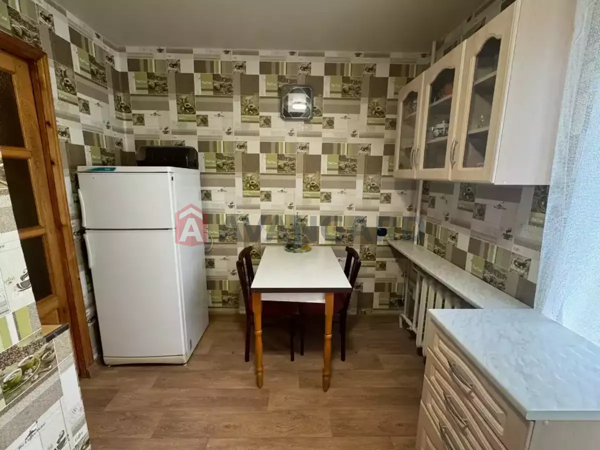 1 . , 40/-/- . ., 8/9   6