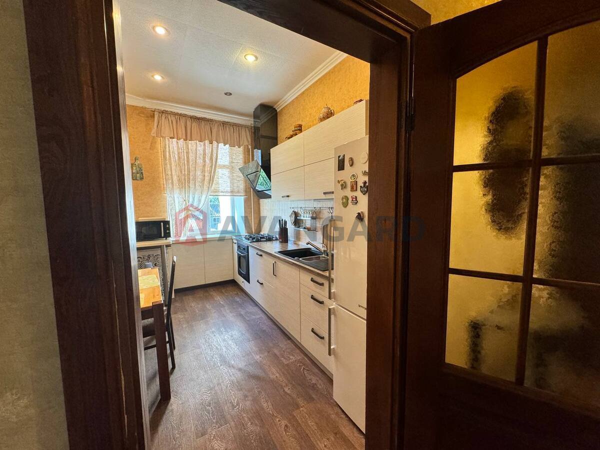 3 ����. ��������, 65/40/8 ��. �., 2/2 ���� ���� 15