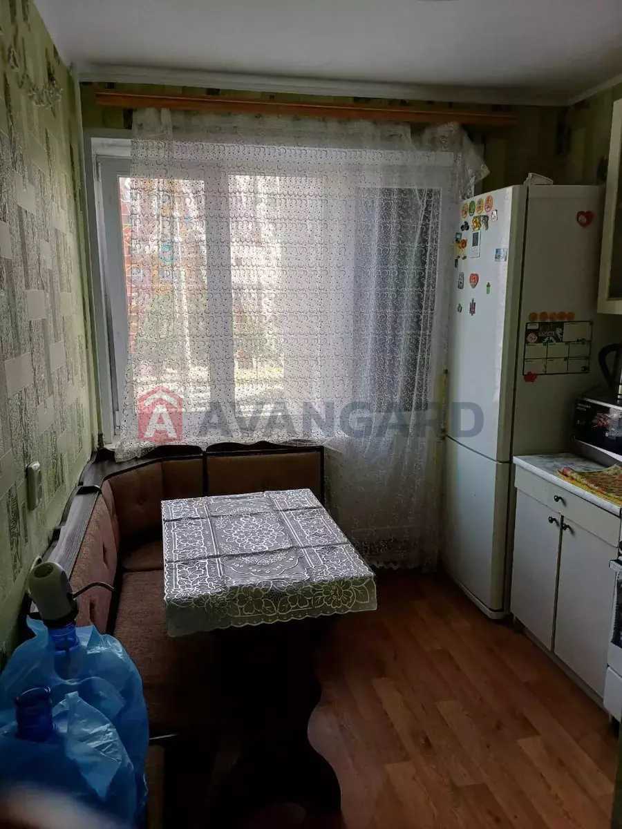 1 . , 37/-/8 . ., 3/3   8