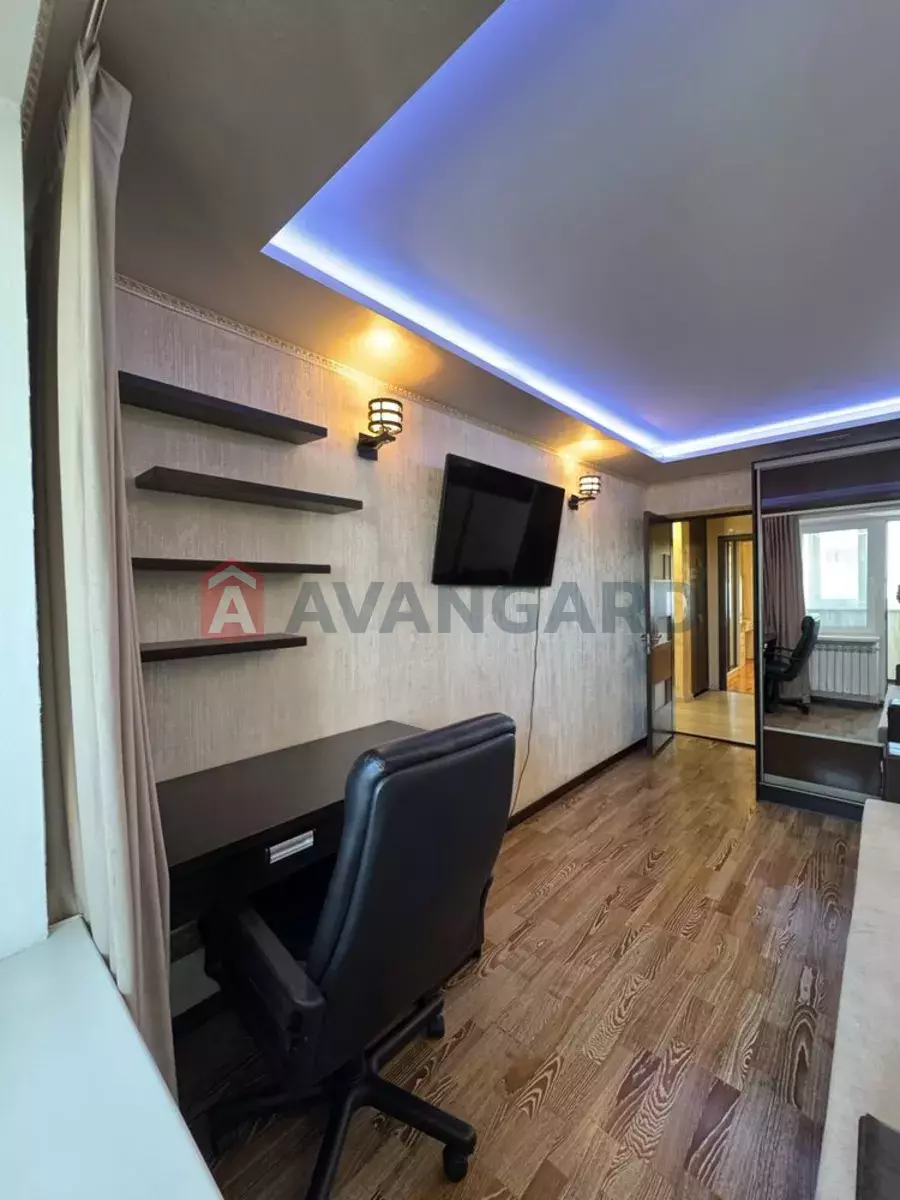 3 ����. ��������, 64/-/15 ��. �., 7/9 ���� ���� 13