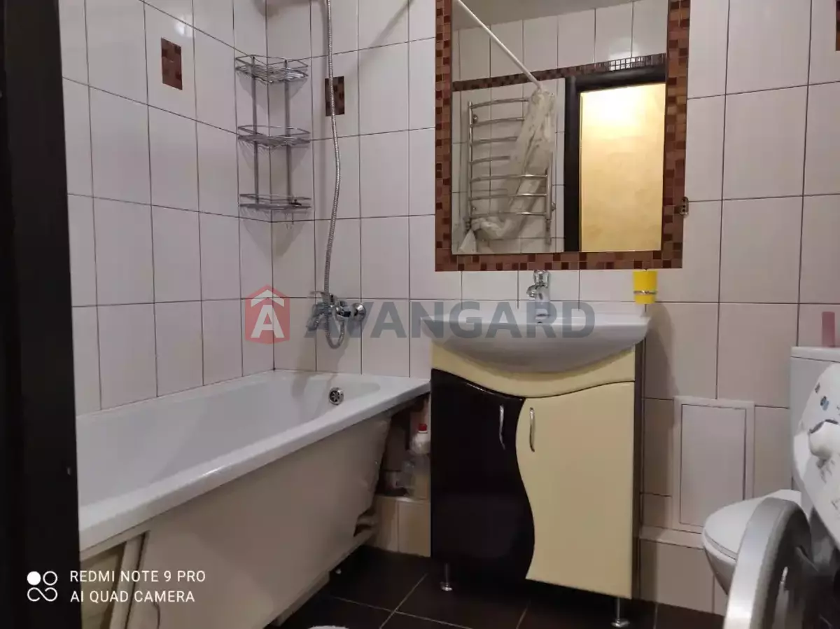 1 ����. ��������, 38/-/- ��. �., 8/9 ���� ���� 10