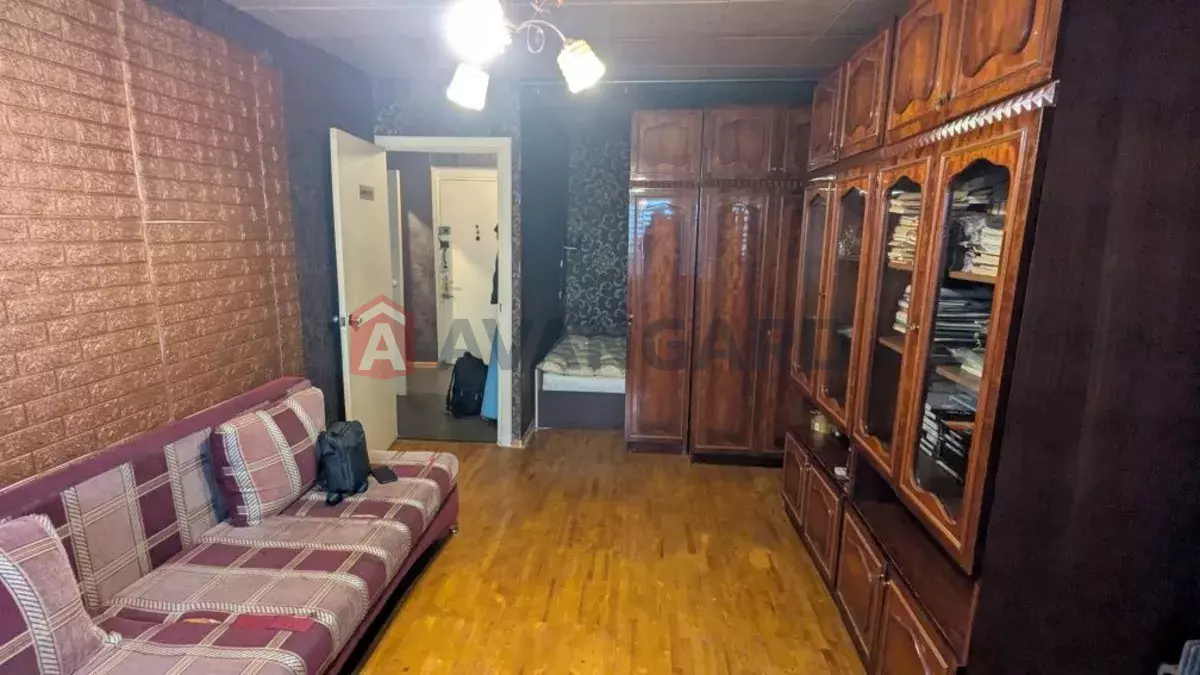 1 ����. ��������, 40/-/8 ��. �., 16/16 ���� ���� 8