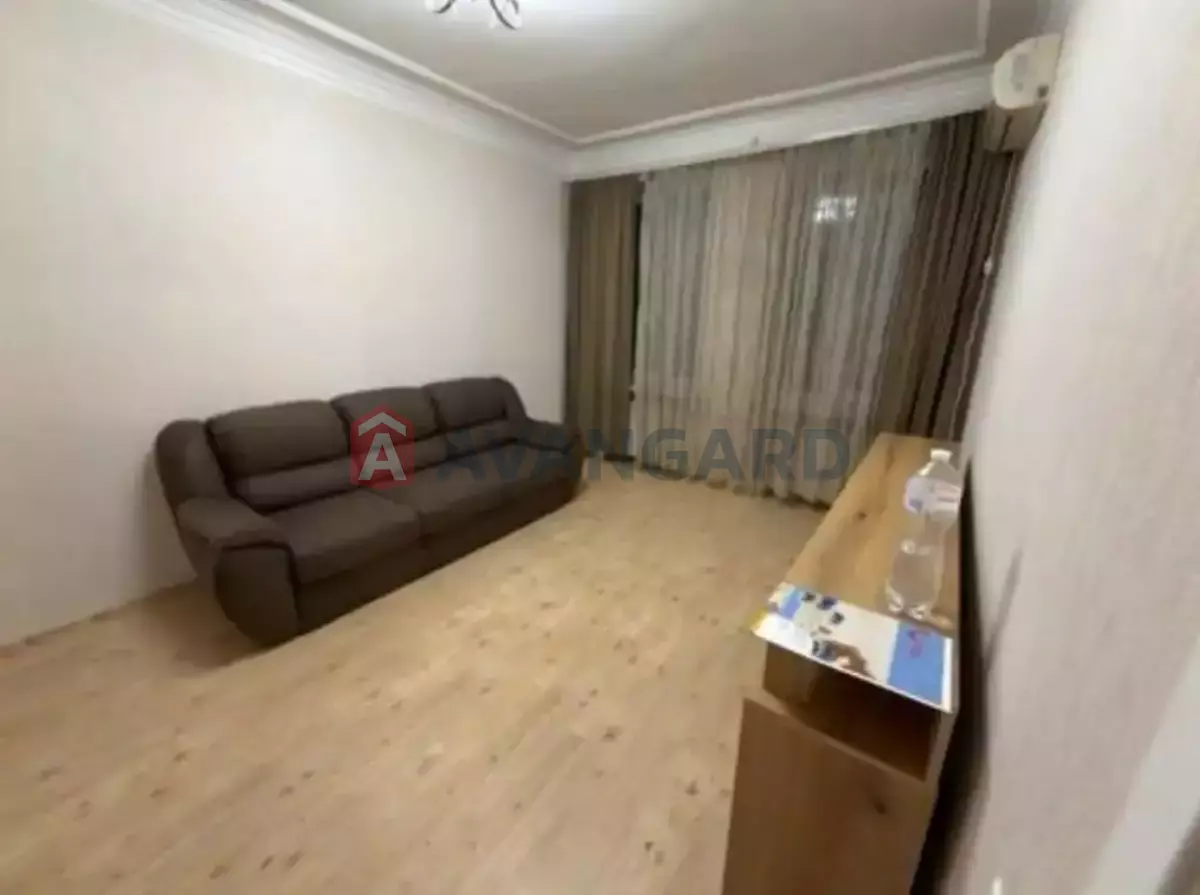 2 ��. ��������, 50/-/- ��. �., 4/5 ������ ���� 8