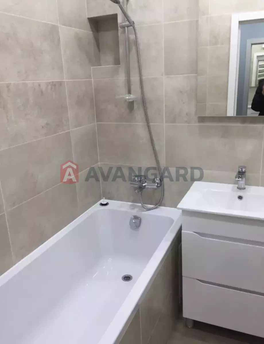 1 ��. ��������, 47/35/17 ��. �., 4/12 ������ ���� 7