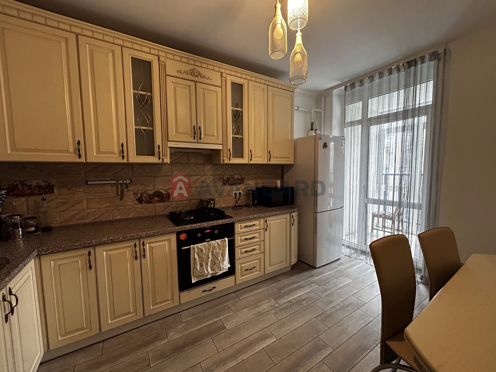 1 ��. ��������, 48.6/18.5/13.7 ��. �., 7/10 ������ ���� 1