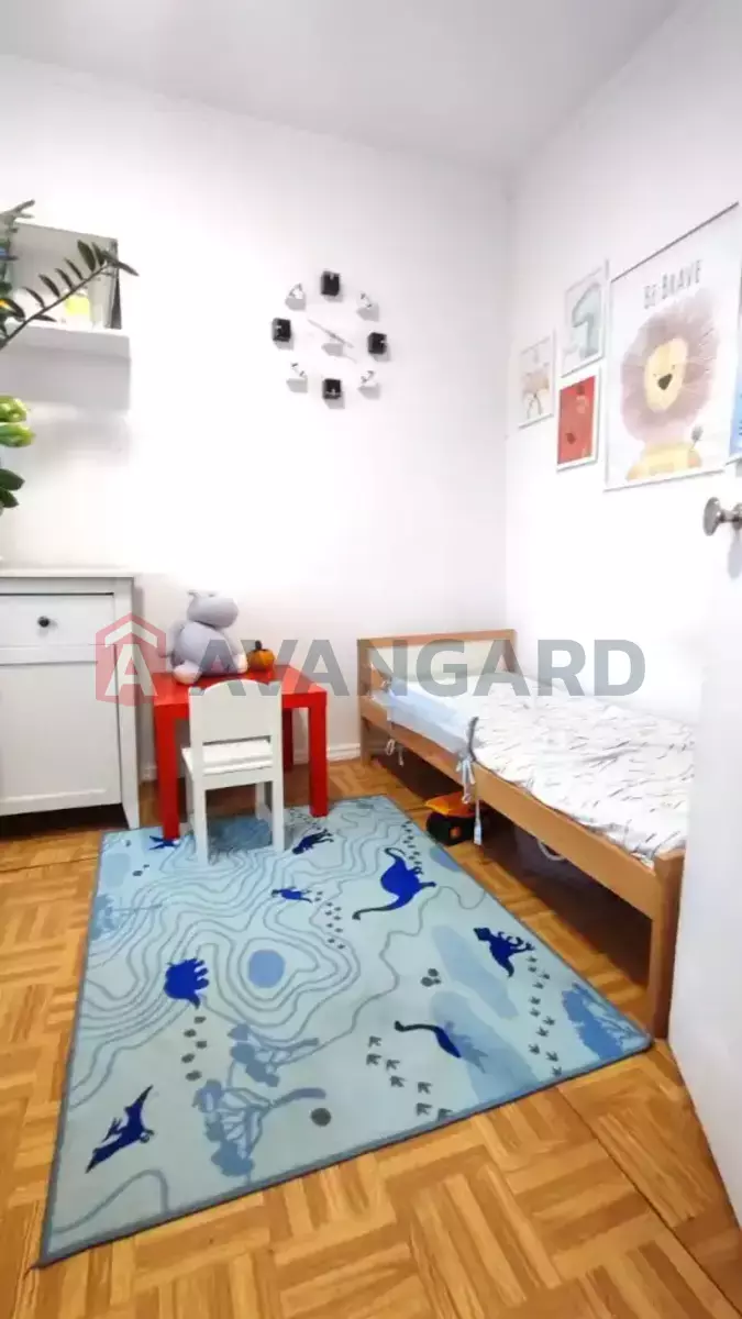 3 ��. ��������, 59/45/9 ��. �., 7/9 ������ ���� 3