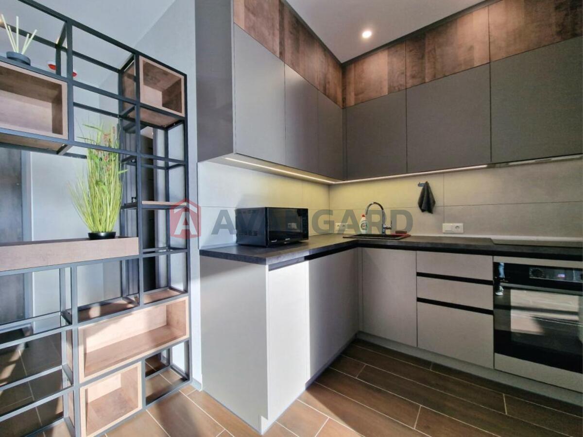 1 ��. ��������, 51/-/- ��. �., 22/31 ������ ���� 8