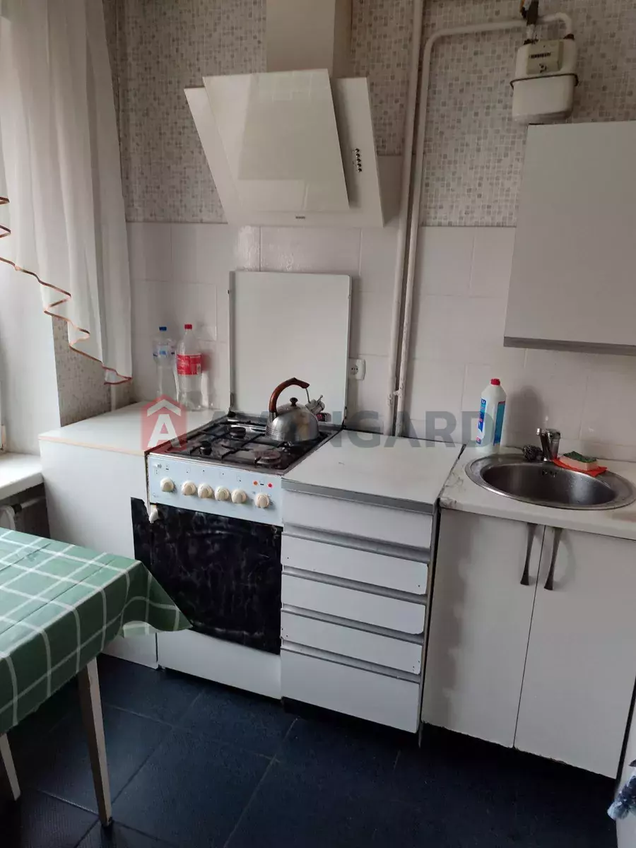 3 . , 67/-/6 . ., 5/9   2