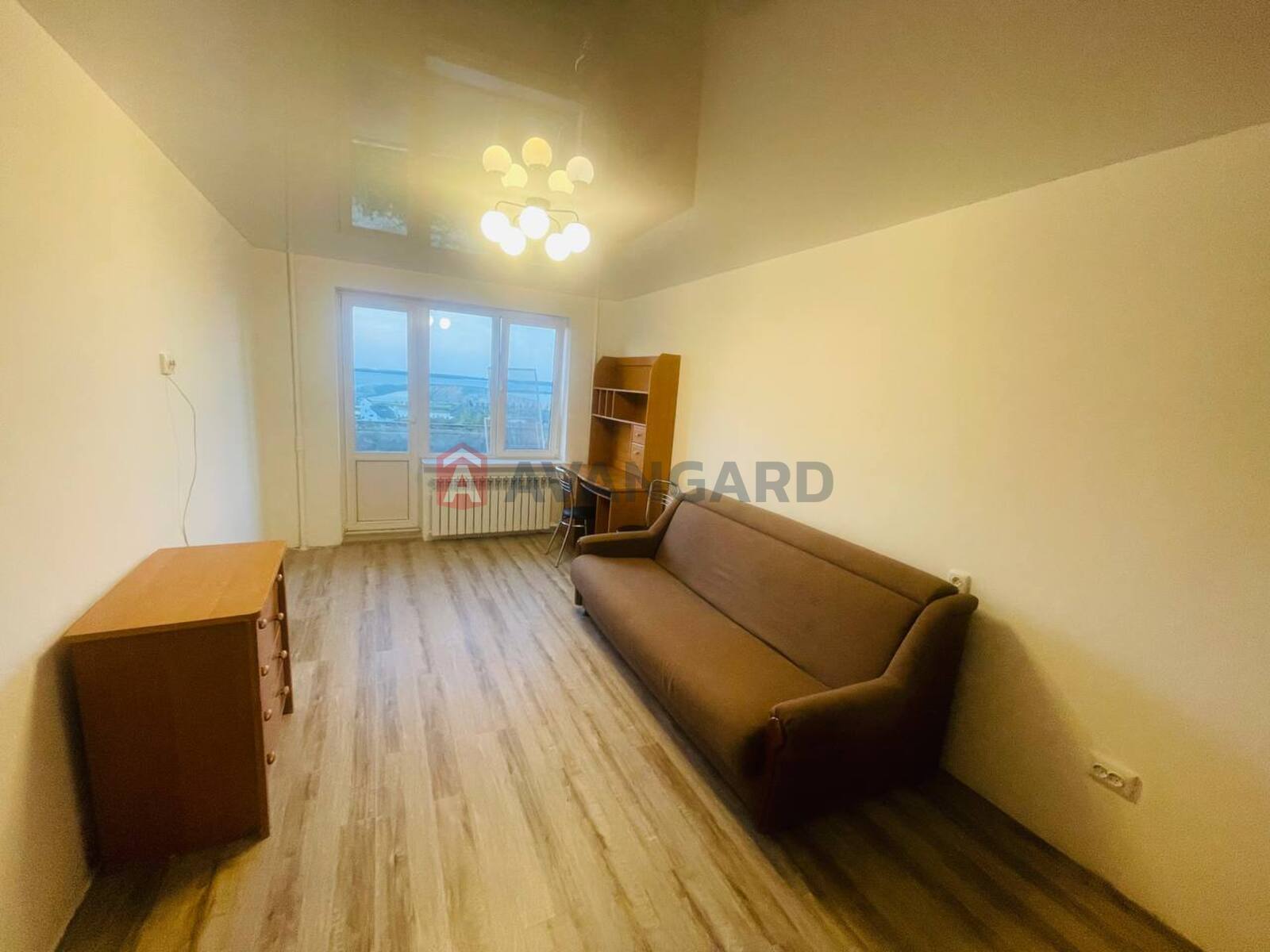 1 ��. ��������, 36/-/10 ��. �., 8/12 ������ ���� 4