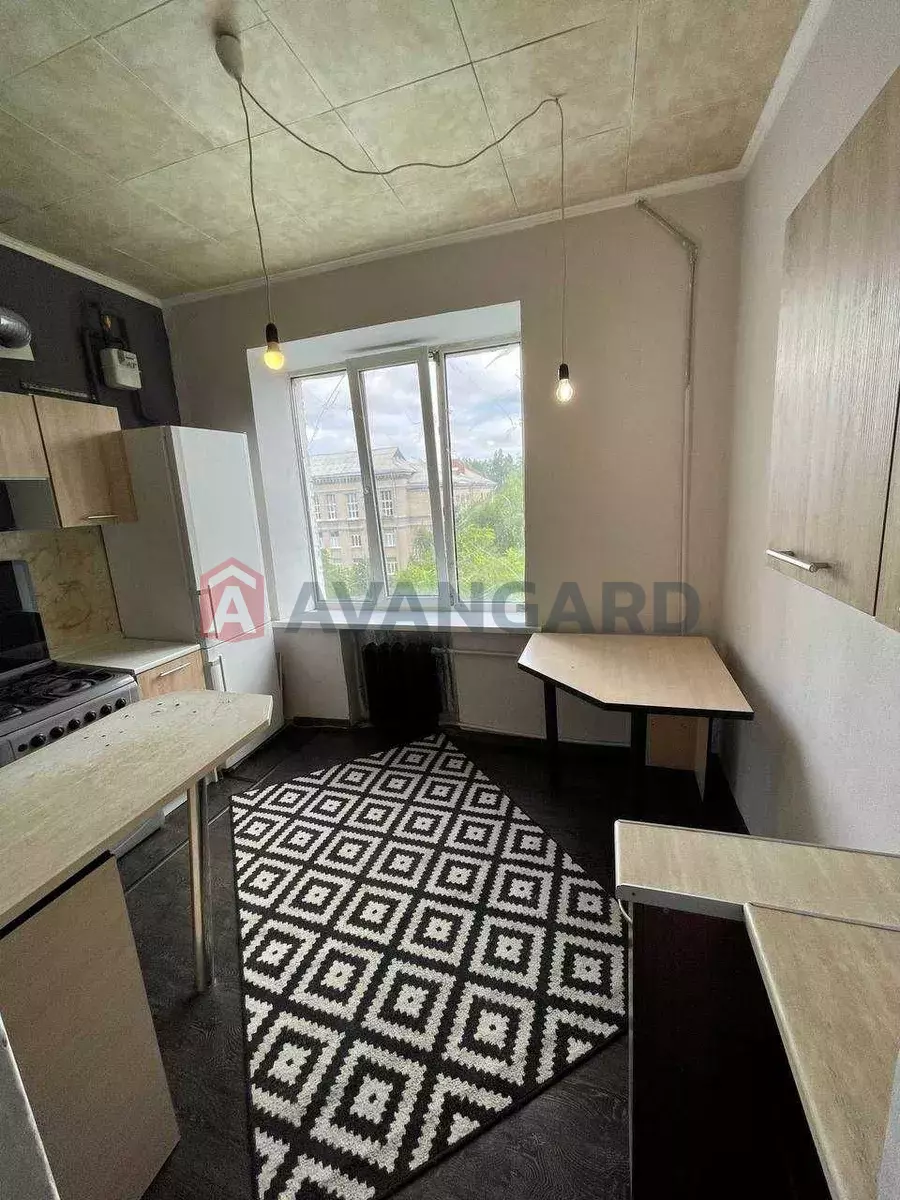 3 . , 79/-/8 . ., 5/5   7