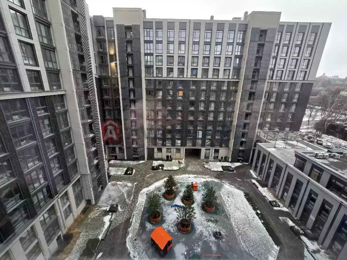 2 ��. ��������, 50/-/- ��. �., 8/10 ������ ���� 7