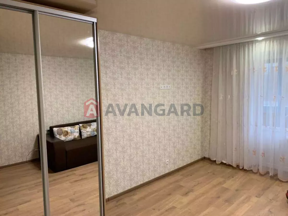 1 . , 37/-/8 . ., 5/9   5