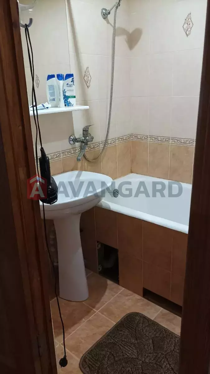 3 ��. ��������, 65/-/8 ��. �., 10/10 ������ ���� 2