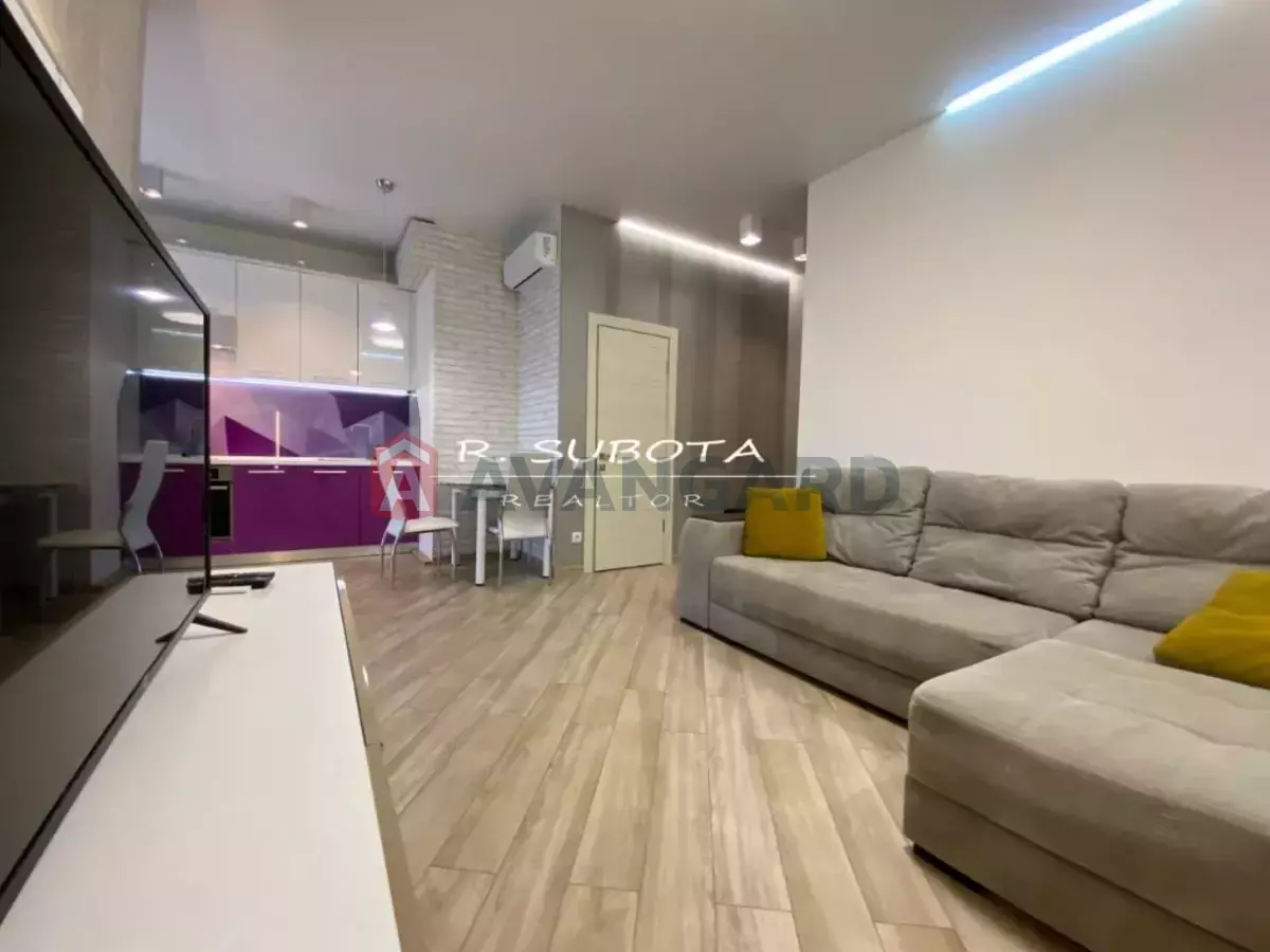 2 ��. ��������, 60/40/20 ��. �., 14/18 ������ ���� 1