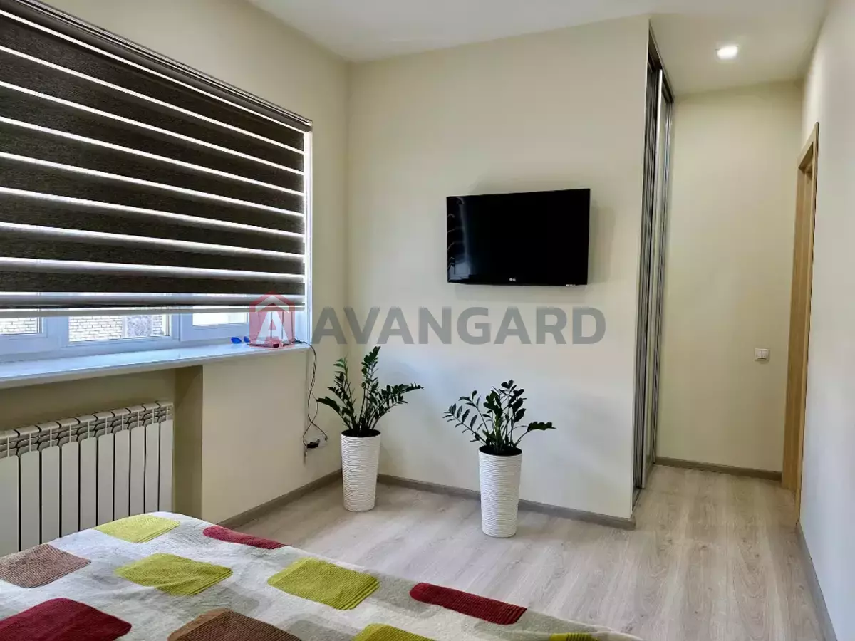 2 ��. ��������, 48/-/- ��. �., 5/5 ������ ���� 15